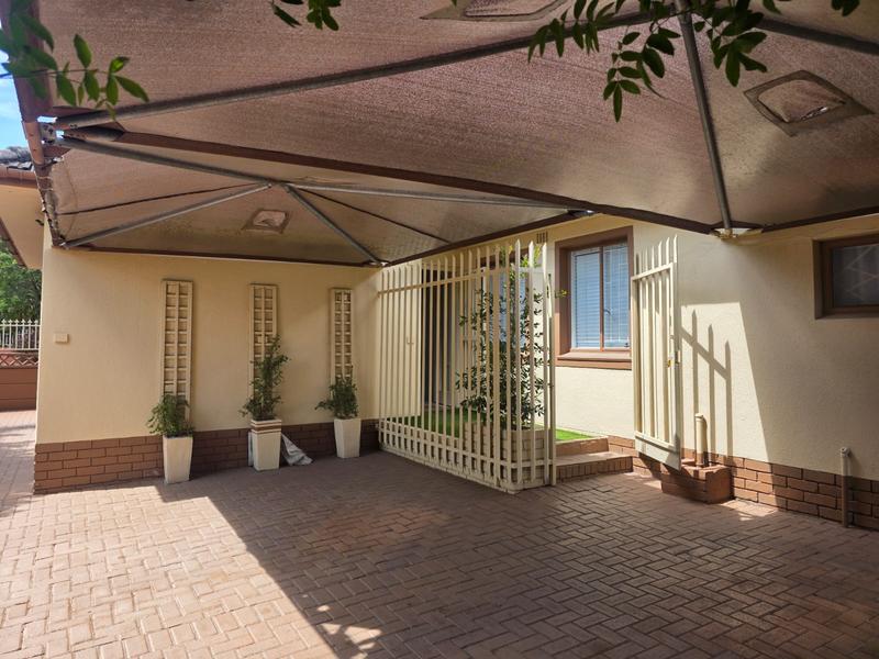 To Let 7 Bedroom Property for Rent in Bonnie Brae Western Cape